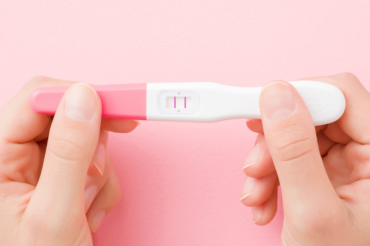 排卵検査薬の仕組みと正しい使い方、排卵日を予測できるタイミングをご紹介【医師監修】