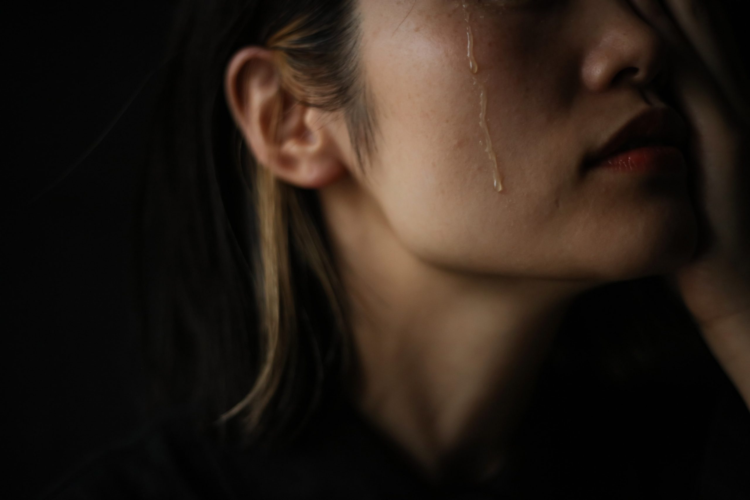 なんでもない時に、ぽろぽろと涙がでてしまう。妊娠できない私は周囲から取り残されていっている…／不妊カウンセラーに相談したい！