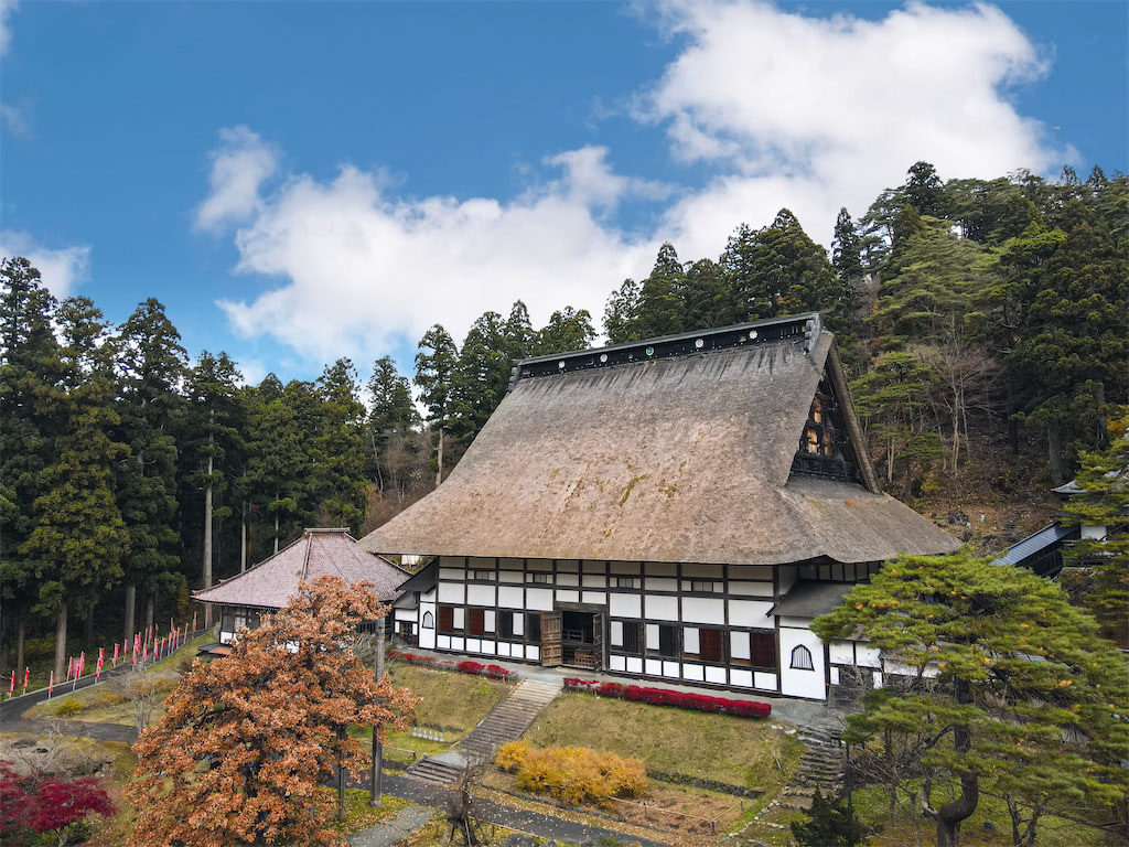 日本最大級の茅葺屋根が目印！知る人ぞ知る注目スポット「大梅拈華山圓通 正法寺」をたずねてみた【全国子宝スポットに行ってみよう】
