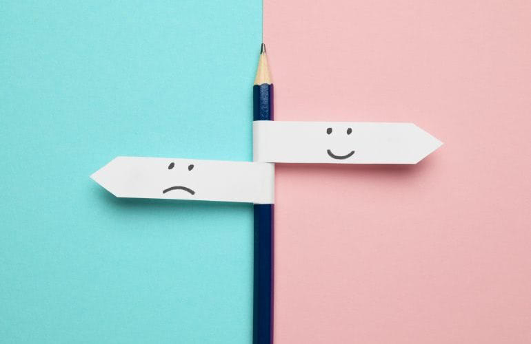 「子ども、まだつくらないの？」と聞かれたら受け流す？ひと言返す？【みんなに聞いたパターン別の返答例】