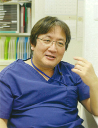 右島 富士男 先生