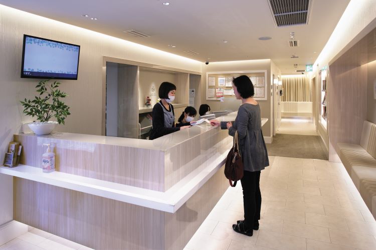 保険診療で不妊治療をはじめようと思いますが 友達は自費診療で妊娠したそうです。 自費診療のほうが妊娠しやすいの？【妊活と治療のココが知りたい／神奈川レディース クリニック】