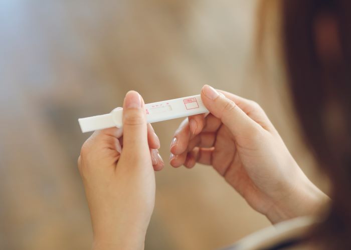 【正しい使い方をドクター解説】市販の排卵日検査薬を使ってみたい！いつから使いはじめるべき？