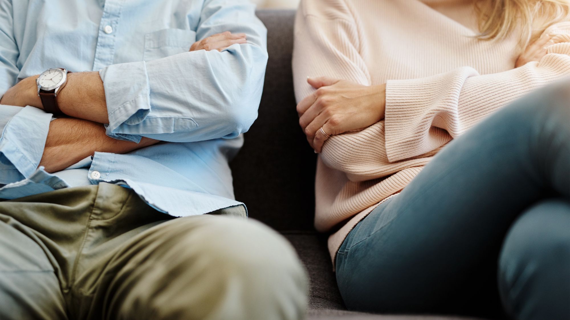 夫の問題でセックスできない。受診するのは泌尿器科？不妊治療クリニック？【ドクター解説】