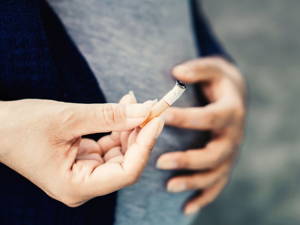 禁煙は「無理」という夫に怒り心頭！妊娠中に何かあったらあんたのせい！呪ってやるーーー！〈体験談〉