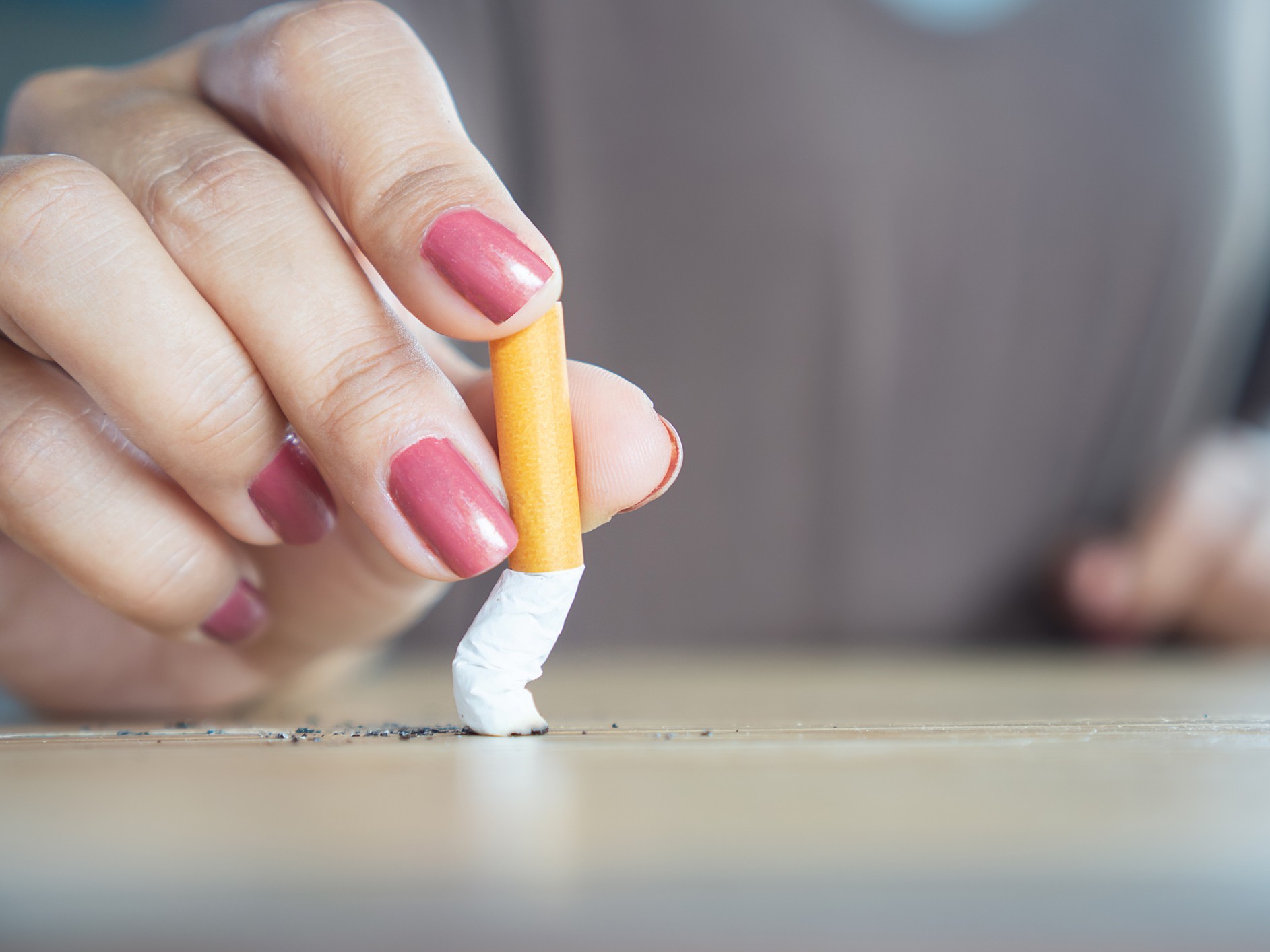 「この方法なら妊娠に影響ない」あれこれ言い訳をして禁煙しない夫に、吸ったら即離婚！を突き付けて〈体験談〉
